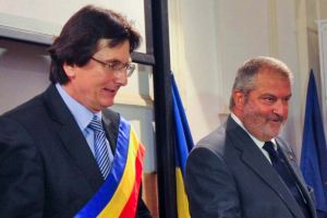 Foştii primari Robu şi Ciuhandu, achitaţi definitiv în dosarul în care erau acuzaţi de abuz în serviciu