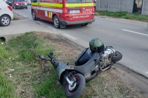 Un sătmărean a ajuns la spital după ce a căzut de pe moped. Era băut şi avea permisul anulat