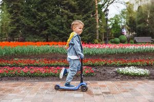 Rutine zilnice care pot proteja sănătatea copiilor mici primăvara şi toamna