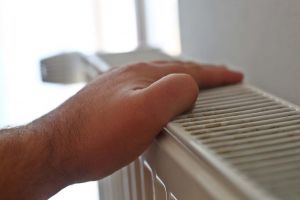 Încep plăţile pentru ajutorul de încălzire la Timişoara. Unde şi când îşi pot ridica banii beneficiarii