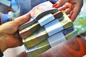 Salariile din Gorj, cu 18% mai mici decât media naţională