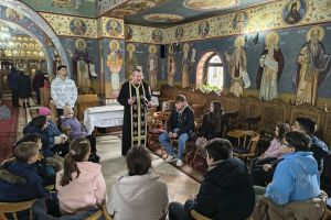 Biserica ,Sfânta Treime” din municipiul Târgu-Jiu, gazdă a unei noi întâlniri a copiilor şi tinerilor din cadrul parohiei, în Duminica Ortodoxiei din Postul Mare