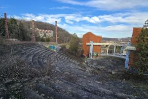 Teatrul de Vară din Reşiţa, mai la toamnă!