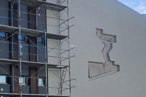 Săritor în... scârţ: Priviţi ce au fost în stare să facă cu basorelieful de pe Bazinul Crişul! (FOTO)