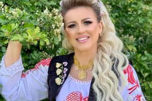 Ramona Viţa, de 35 de ani strălucind pe scena folclorului bănăţean