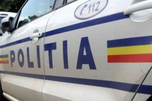 Reţinute după ce au furat haine şi produse cosmetice dintr-un hipermarket din Târgu-Jiu