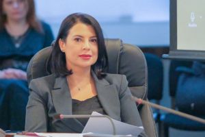 Alexandra Crivineanu: „Educaţia nu poate deveni victimă a calculelor politice”