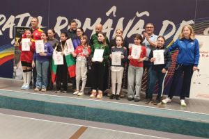 Rezultate excelente pentru scrimerii de la Corona Braşov la Cupa Aramis pentru juniori, de la Bucureşti