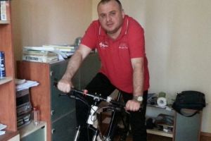 Alo, Iulian Dumitrescu! Colegul Adrian Ionica iti face PNL-ul de rusine pe Facebook!