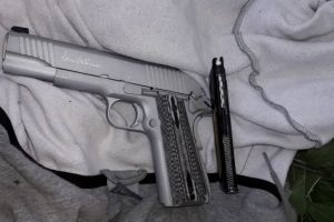 Judetul Constanta:Un tanar a incercat sa sustraga un autoturism cu ajutorul unei arme cu bile (document)