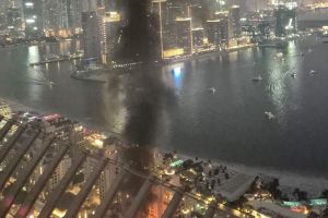 Zeci de elevi şi profesori din Satu Mare sunt blocaţi în Dubai din cauza războiului