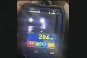 Vitezoman prins pe Autostrada A3 circuland cu 204 km/h, desi avea permisul suspendat