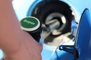 Preţul carburanţilor la pompă ar putea depăşi 10 Lei: Ministrul energiei revine cu explicaţii