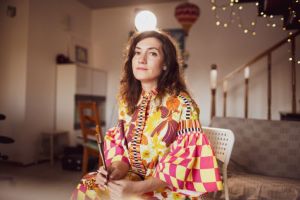 După un circuit naţional, prima expoziţie a artistei Ana-Maria Găleţeanu se reîntoarce la Muzeul de Artă