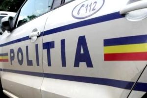 Două femei, reţinute după ce au furat haine şi produse cosmetice dintr-un hipermarket din Târgu-Jiu