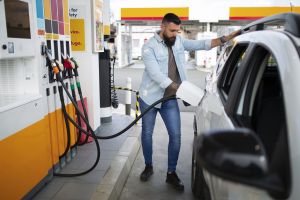 Benzina şi motorina costă mai mult: preţurile de miercuri dimineaţa la pompă în Sibiu