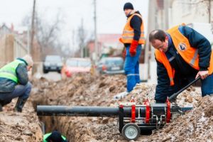 Reparaţii la reţeaua de apă pe 5 străzi din Braşov