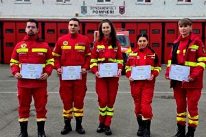 10 ani de voluntariat SMURD în Braşov. Cinci „salvatori din pasiune”, premiaţi de ISU Braşov