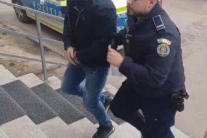 Un tânăr a dat foc unei case în construcţie. Botoşăneanul, reţinut de poliţişti