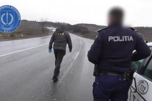 Caz de dare de mita in Constanta: Reprezentant al unei firme ar fi incercat sa mituiasca un politist cu 1.500 lei (VIDEO)