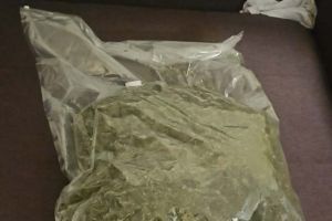 Prins în flagrant. Un bărbat de 39 de ani a încercat să vândă 2 kg de canabis în Timişoara