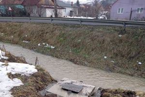 Aquabis: Dirijări neconforme ale apelor pluviale în reţeaua de canalizare
