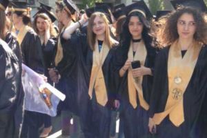 A sunat ultimul clopoţel pentru elevii de clasele a XII-a din liceele alexăndrene