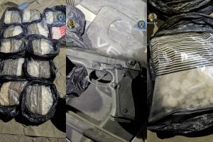 FOTO. Captură de 12 kilograme de droguri în judeţul Satu Mare! A fost găsită şi o armă letală