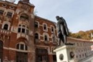 Armata a reinventat mai întâi echipa de fotbal Steaua! La anul ar putea renova şi ruina de la „Băile Herculane!