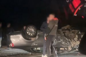 Accident grav pe DN 1, în Bihor: Două persoane încarcerate, traficul blocat în zona Urvind