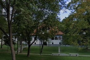 BNR aruncă 247.500 de lei pe grădinărit la Centrul Oromolu din Vâlcea, în timp ce predică austeritate