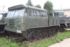 Se vinde tehnică militară! Mai mult maşini ale armatei de la Botoşani, scoase la licitaţie