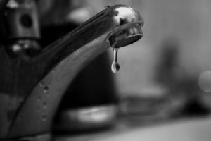 Târgu Jiu: Avarie la conducta de apă din str. Lotrului