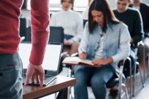 Facultate de Medicina din tara, nemultumita dupa ce a pierdut pe fond procesul cu o studenta din Constanta. Astazi, termen in apel in cazul taxei de 32.500 de euro