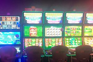 Cartiere „roşii” pentru păcănele, în Timişoara. Primăria le vrea departe de şcoli şi zonele rezidenţiale