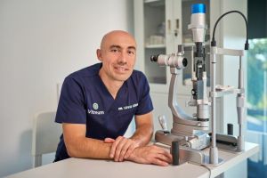 Un pas major pentru medicina din Satu Mare: intervenţii oftalmologice rare, realizate local