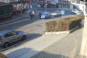 Pieton lovit pe trecere, de un şofer în vârstă de 84 de ani, care a părăsit locul accidentului