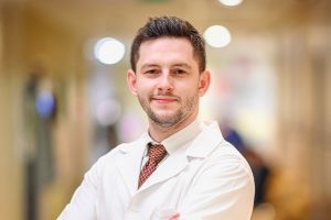 Management chirurgical avansat al unei pseudartroze de femur proximal, la Arcadia