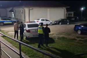 Doi fraţi din Botoşani, prinşi la furat într-un hipermarket. Au fost reţinuţi de poliţişti