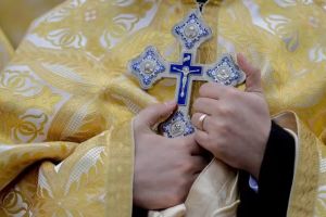 Concurs pentru preoţi în Gorj! Parohiile Budieni, Mogoşani şi Roşia de Amaradia îşi caută slujitor