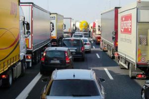 Restricţie de tonaj pe DJ 691, între A1 şi limita cu Arad. Camioanele de peste 7,5 tone vor avea nevoie de autorizaţii speciale