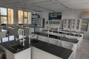 Laboratoare de ştiinţe de nota 10 pentru şcolile din Reşiţa