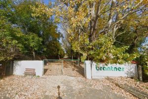 Noile blocuri care „răsar” în cartierul Lazaret îi nemulţumesc pe cei din zonă: „Traficul e extrem de aglomerat, cartierul nu are un parc”