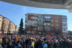 Salariaţii CEO, în a treia zi de proteste