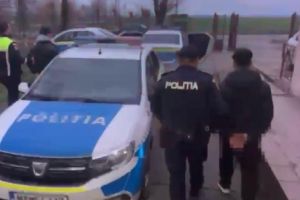 Doi copii au ajuns pe mâna poliţiei: au spart o casă şi au furat bunuri de mii de lei. Ce au mai descoperit oamenii legii