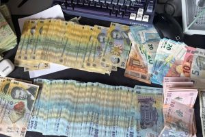 Tineri reţinuţi pentru trafic de droguri. Vindeau canabis în Bistriţa-Năsăud şi Cluj