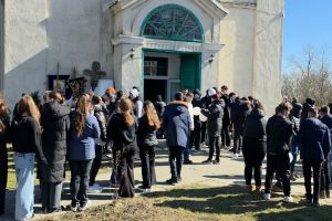 FOTO & VIDEO Lacrimi şi durere la Cucorăni! O întreagă comunitate alături de familie, la înmormântarea lui Dănuţ