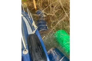 FOTO. Opt butoaie cu combustibil, depistate si recuperate din Dunare, in urma unei actiuni a jandarmilor