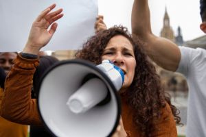 Protest la Cotroceni impotriva numirilor din justitie! Manifestantii cer integritate si respingerea candidatilor toxici