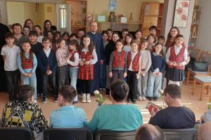 Un mărţişor din suflet pentru bunici – proiect educaţional organizat de Liceul de Arte „Ionel Perlea” şi Protopopiatul Slobozia